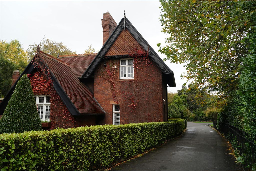 How to Rent a House in Ireland from Pakistan: A Complete Guide to Standing Out as a Tenant